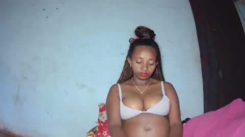 Snapshot of malinah01 chatting on 09/24/25, 06:22 malinah01 online show from 09/24/25, 06:22