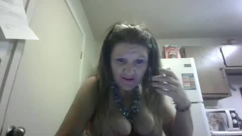 Snapshot of malinda702 chatting on 12/29/24, 08:22 malinda702 online show from 12/29/24, 08:22