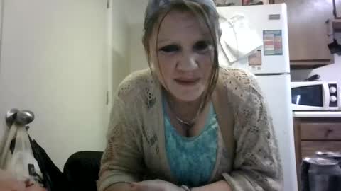 Snapshot of malinda702 chatting on 03/04/25, 07:01 malinda702 online show from 03/04/25, 07:01