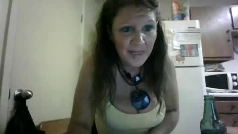 Snapshot of malinda702 chatting on 10/11/25, 02:44 malinda702 online show from 10/11/25, 02:44