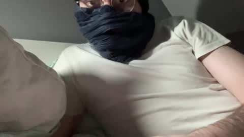 Snapshot of malinxlelynx_ chatting on 02/22/25, 11:13 Charlyyee online show from 02/22/25, 11:13