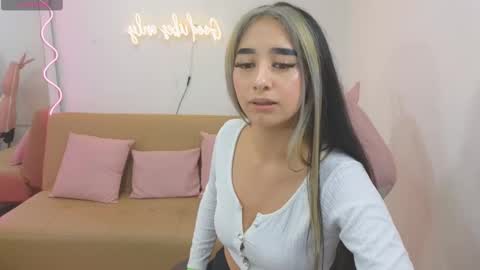 Snapshot of malory_tay chatting on 02/08/25, 07:05 Malory online show from 02/08/25, 07:05