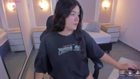 Snapshot of malu_03x chatting on 10/15/25, 02:33 M A L U online show from 10/15/25, 02:33