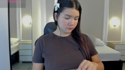 Snapshot of malu_03x chatting on 10/19/25, 02:23 M A L U online show from 10/19/25, 02:23