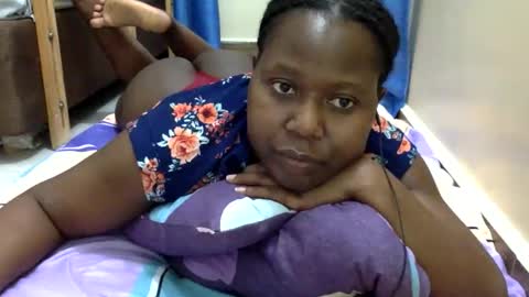 Snapshot of mamasita2023 chatting on 10/27/25, 07:40 mamasita2023 online show from 10/27/25, 07:40