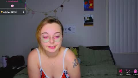 MamiCloudz online show from 10/15/25, 12:11