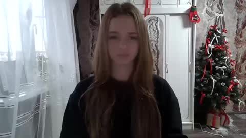 Snapshot of mamie_trish chatting on 12/04/24, 11:52 Mamie Trish online show from 12/04/24, 11:52