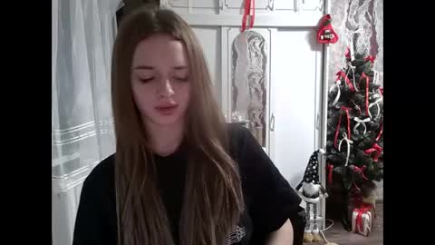 Snapshot of mamie_trish chatting on 12/11/24, 07:36 Mamie Trish online show from 12/11/24, 07:36