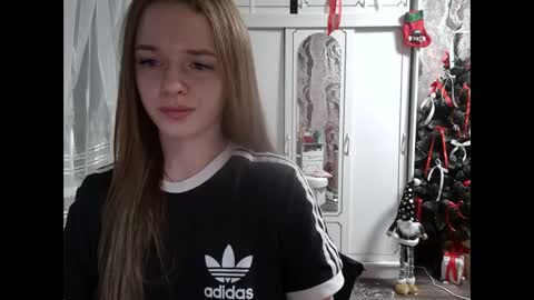 Snapshot of mamie_trish chatting on 12/16/24, 03:00 Mamie Trish online show from 12/16/24, 03:00