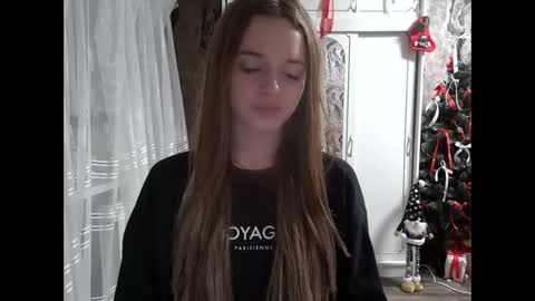 Snapshot of mamie_trish chatting on 12/18/24, 07:41 Mamie Trish online show from 12/18/24, 07:41