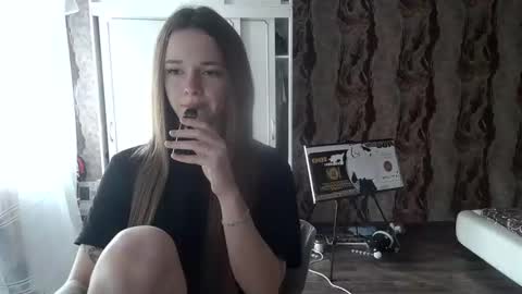 Snapshot of mamie_trish chatting on 02/15/25, 09:05 Mamie Trish online show from 02/15/25, 09:05