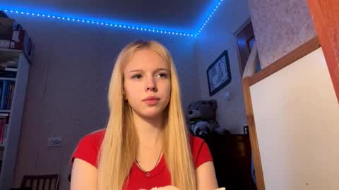 mamieengstrom online show from 11/21/25, 07:40