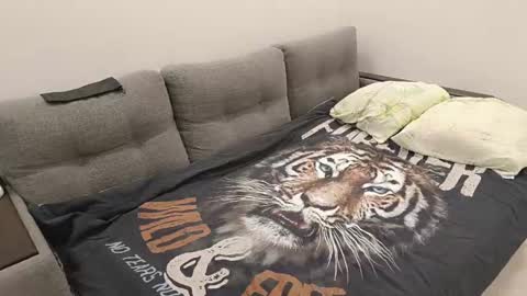 Caroline online show from 01/12/25, 06:49