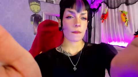   online show from 10/24/25, 04:03