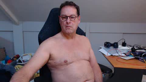 Snapshot of man2havefun chatting on 12/09/24, 11:58 man2havefun online show from 12/09/24, 11:58