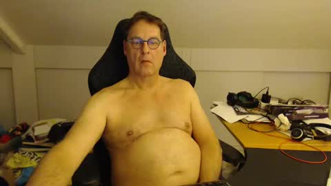 Snapshot of man2havefun chatting on 12/12/24, 07:04 man2havefun online show from 12/12/24, 07:04