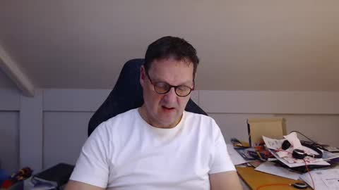 Snapshot of man2havefun chatting on 01/09/25, 09:27 man2havefun online show from 01/09/25, 09:27