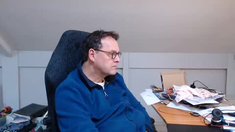 Snapshot of man2havefun chatting on 01/14/25, 10:59 man2havefun online show from 01/14/25, 10:59