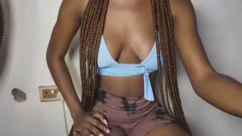 Snapshot of mandymia chatting on 11/26/25, 04:46 mandymia online show from 11/26/25, 04:46