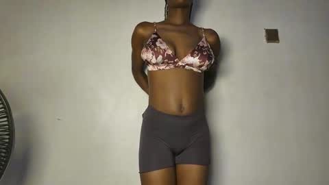 Snapshot of mandymia chatting on 11/28/25, 05:10 mandymia online show from 11/28/25, 05:10