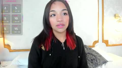 manelyk_evanss online show from 10/02/25, 10:55