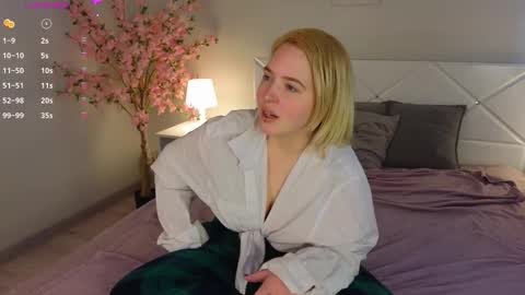 Snapshot of manic_pixie_ chatting on 03/09/25, 10:30 manic_pixie_ online show from 03/09/25, 10:30