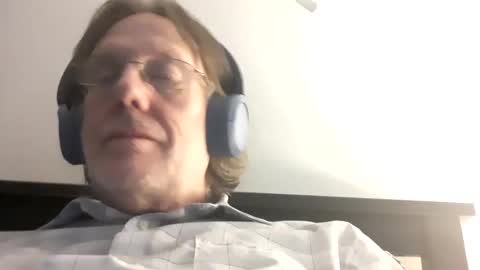 Snapshot of manofavalon chatting on 01/02/25, 12:02 Man Of Avalon online show from 01/02/25, 12:02