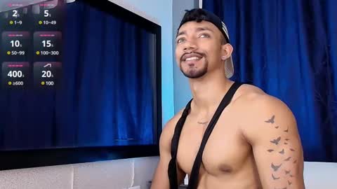 Snapshot of manolo_hot1 chatting on 02/27/25, 03:05 Manolo Hot 1 online show from 02/27/25, 03:05