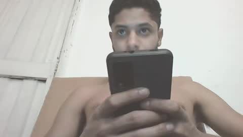 Snapshot of manuel444rl chatting on 02/02/25, 04:54 Manuel RL online show from 02/02/25, 04:54