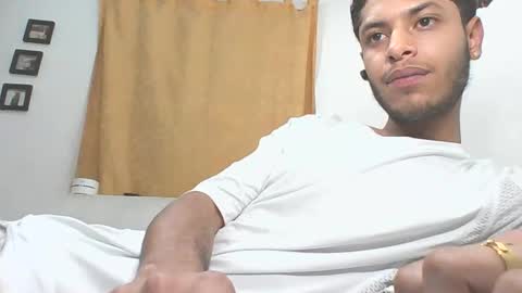 Snapshot of manuel444rl chatting on 02/19/25, 08:44 Manuel RL online show from 02/19/25, 08:44