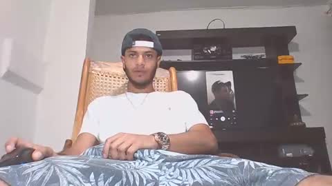 Snapshot of manuel444rl chatting on 02/27/25, 01:59 Manuel RL online show from 02/27/25, 01:59