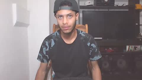 Snapshot of manuel444rl chatting on 03/01/25, 06:43 Manuel RL online show from 03/01/25, 06:43