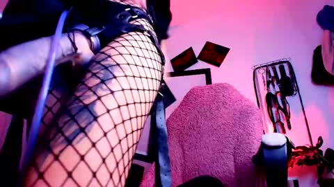 manuevans10 online show from 10/20/25, 09:37