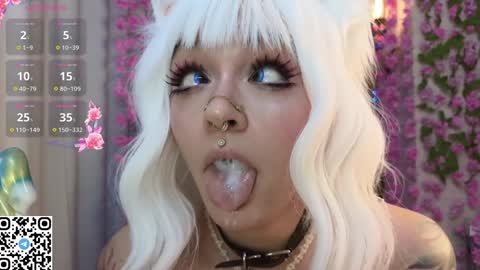 Snapshot of mao_me_meow chatting on 02/07/25, 11:01 Sasha online show from 02/07/25, 11:01