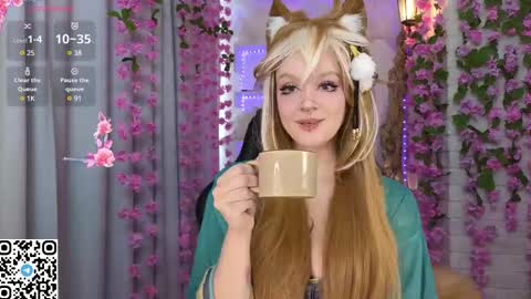 Snapshot of mao_me_meow chatting on 02/19/25, 08:01 Sasha online show from 02/19/25, 08:01