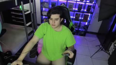 Snapshot of mapachoso1414 chatting on 11/19/25, 01:16 mapachoso1414 online show from 11/19/25, 01:16