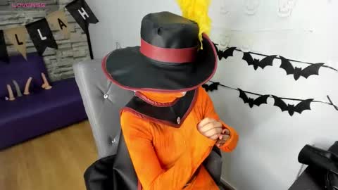 Snapshot of mapelove chatting on 10/31/25, 02:40 Mape online show from 10/31/25, 02:40