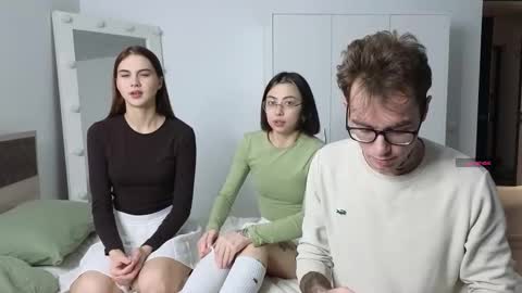 Snapshot of mar7gan chatting on 11/25/25, 05:29 mar7gan online show from 11/25/25, 05:29