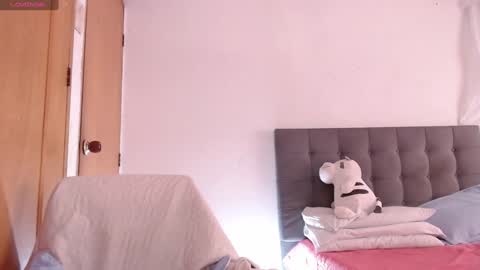 Snapshot of maraa_lee chatting on 12/22/24, 06:37 maraa_lee online show from 12/22/24, 06:37