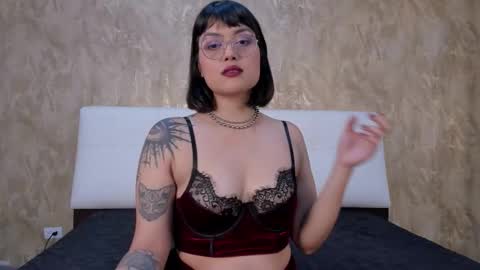 Snapshot of maracrawford chatting on 10/14/25, 12:50 maracrawford online show from 10/14/25, 12:50