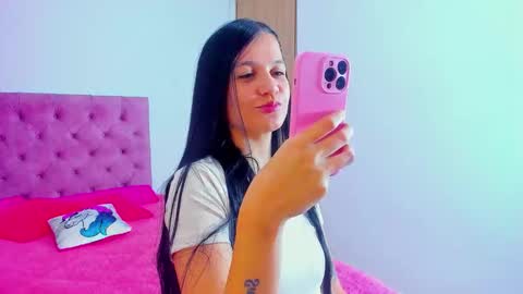 Mara hanson  online show from 10/26/25, 05:52