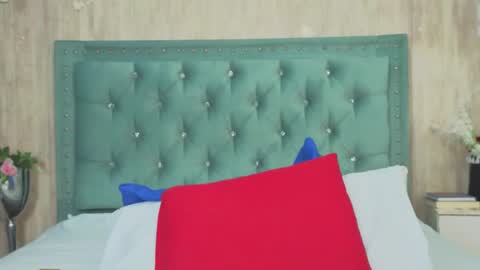 Snapshot of marcelaa_fox chatting on 09/23/25, 07:39 Marcela online show from 09/23/25, 07:39