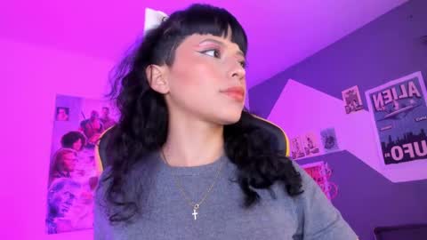 Snapshot of marcelinee__ chatting on 01/16/25, 11:27 Marce online show from 01/16/25, 11:27