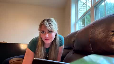 Snapshot of marciwallace chatting on 11/13/25, 07:13 Marci Wallace online show from 11/13/25, 07:13