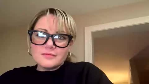 Snapshot of marciwallace chatting on 11/20/25, 10:42 Marci Wallace online show from 11/20/25, 10:42