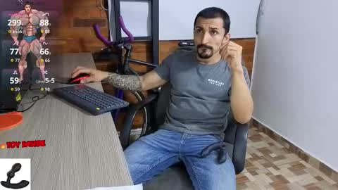 Snapshot of marckmuscle chatting on 10/12/25, 03:27 Marck Independent model online show from 10/12/25, 03:27