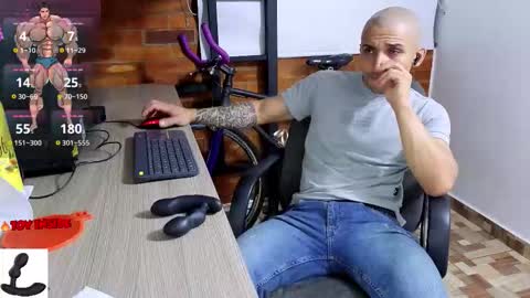 Snapshot of marckmuscle chatting on 11/17/25, 03:56 Marck Independent model online show from 11/17/25, 03:56