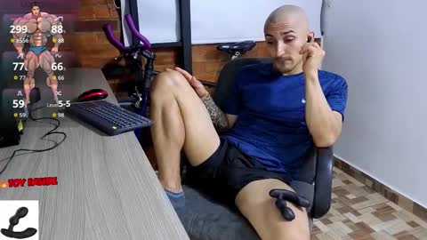 Snapshot of marckmuscle chatting on 11/19/25, 12:32 Marck Independent model online show from 11/19/25, 12:32