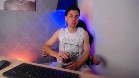 Snapshot of marcus_hanks chatting on 02/20/25, 10:59 Marcus Hanks online show from 02/20/25, 10:59