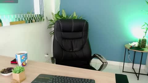 Snapshot of marcus_hanks chatting on 03/01/25, 06:32 Marcus Hanks online show from 03/01/25, 06:32